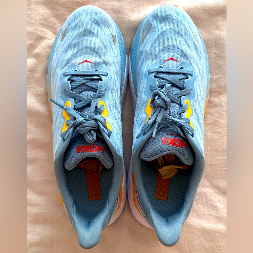 HOKA ONE ONE | ARAHI 6 | Mens US 9.5 | Womens US 11.5